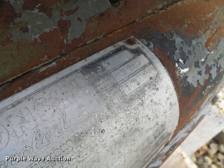 image for item DL0915 Wisconsin VL4  engine