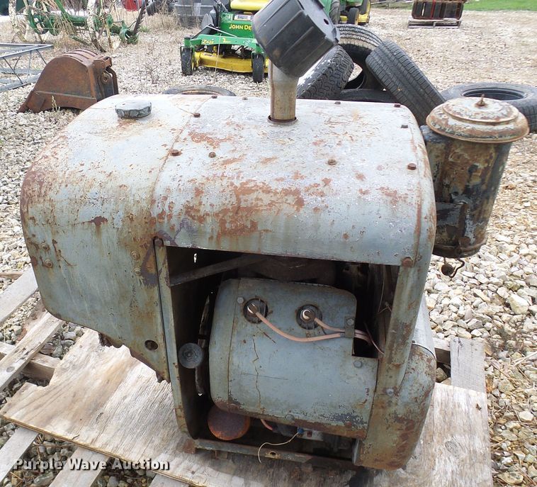 image for item DL0915 Wisconsin VL4  engine