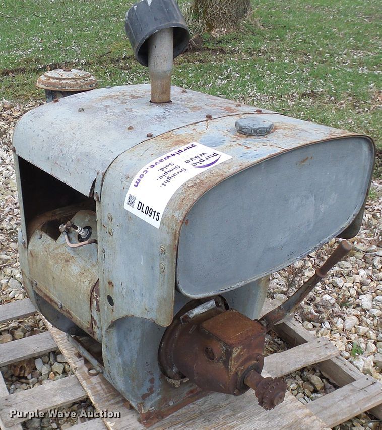 image for item DL0915 Wisconsin VL4  engine