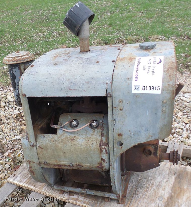 image for item DL0915 Wisconsin VL4  engine