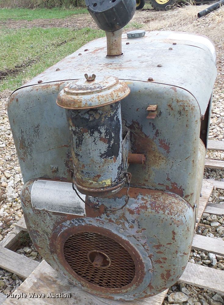 image for item DL0915 Wisconsin VL4  engine