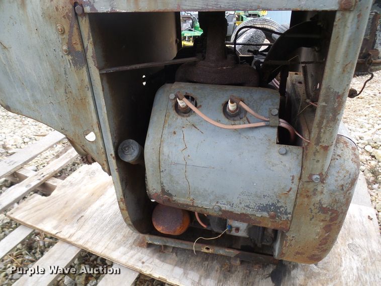 image for item DL0915 Wisconsin VL4  engine