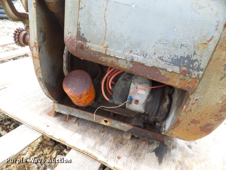 image for item DL0915 Wisconsin VL4  engine