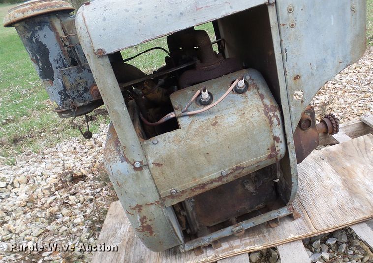 image for item DL0915 Wisconsin VL4  engine