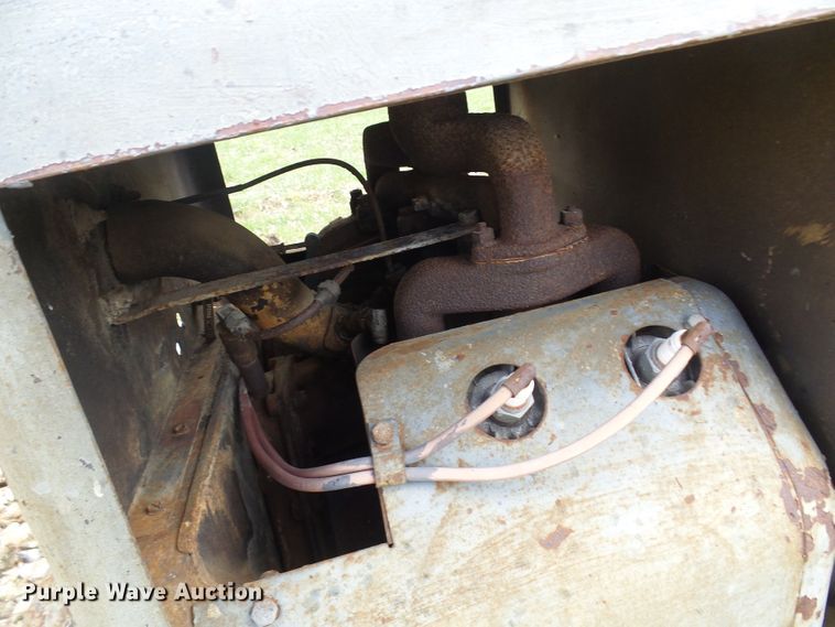 image for item DL0915 Wisconsin VL4  engine