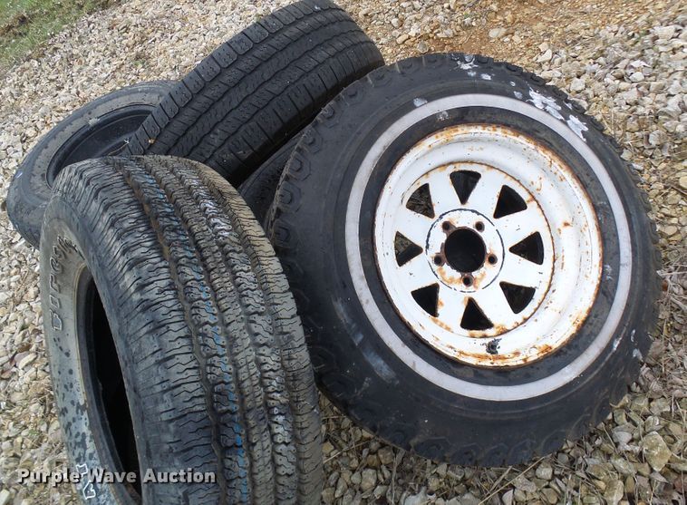 image for item DL0916 Approximately 20 tires and wheels