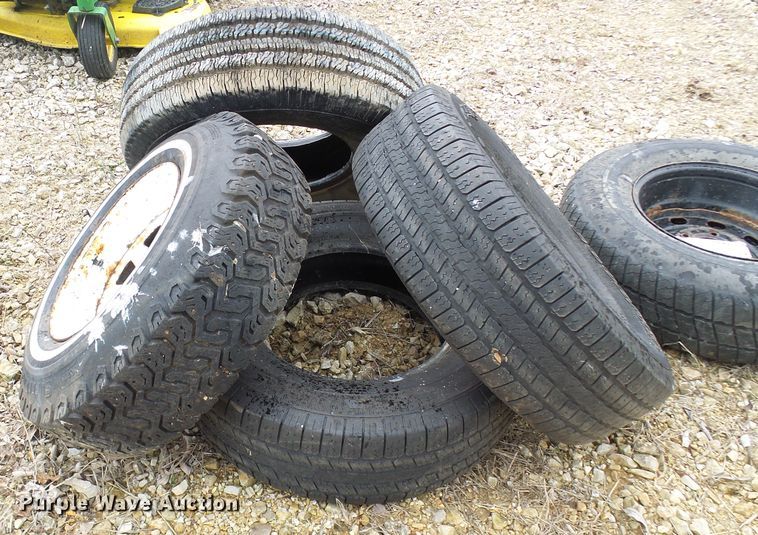 image for item DL0916 Approximately 20 tires and wheels