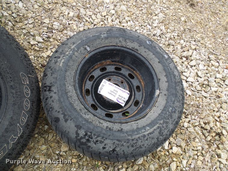 image for item DL0916 Approximately 20 tires and wheels