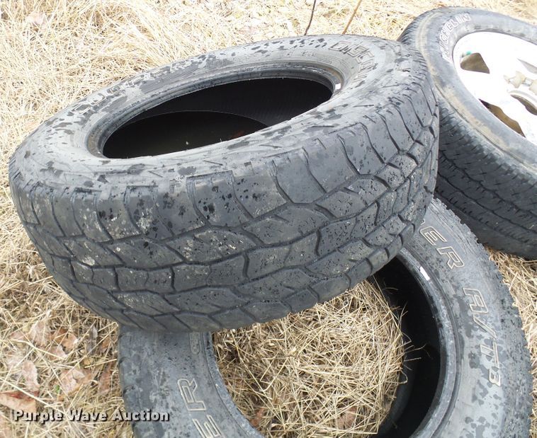 image for item DL0916 Approximately 20 tires and wheels