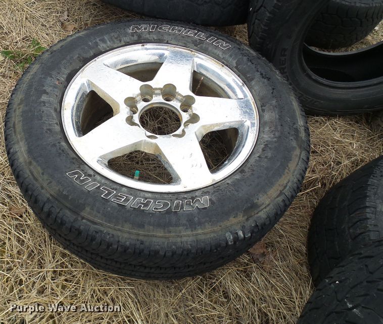 image for item DL0916 Approximately 20 tires and wheels