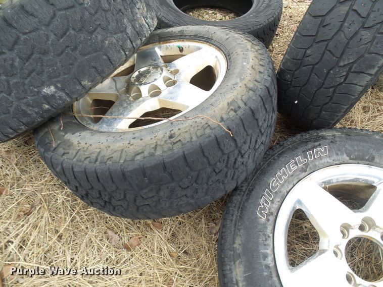 image for item DL0916 Approximately 20 tires and wheels