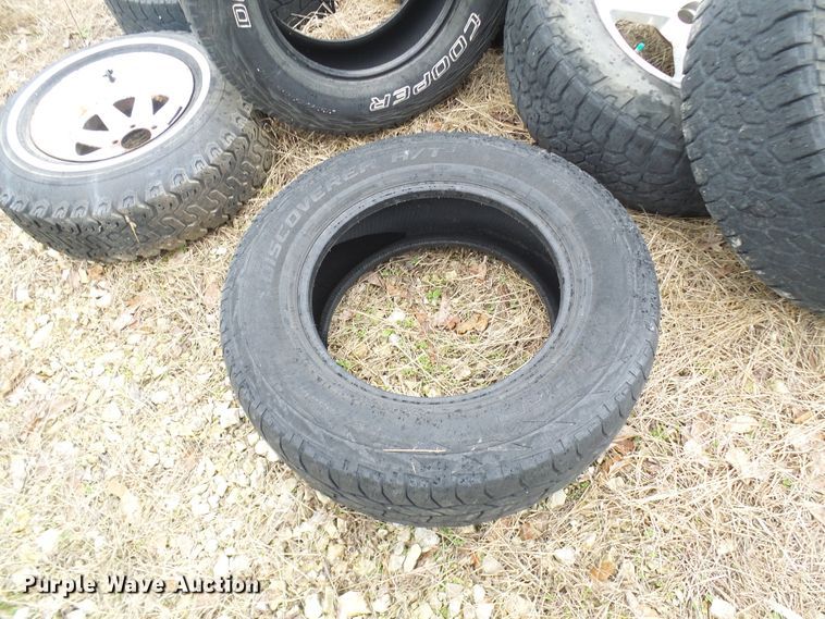 image for item DL0916 Approximately 20 tires and wheels