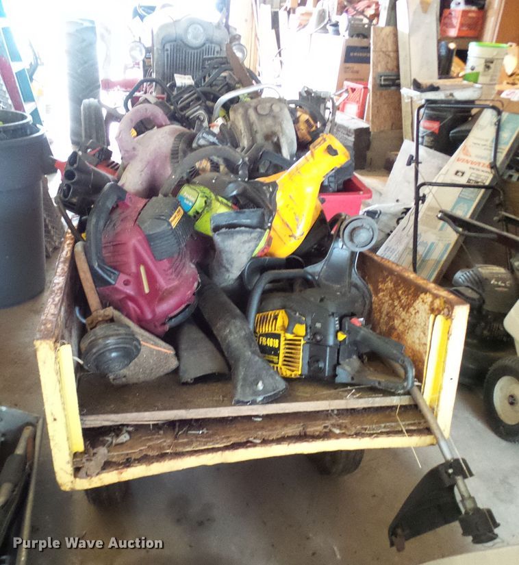 image for item DL0918 Lawn and garden equipment