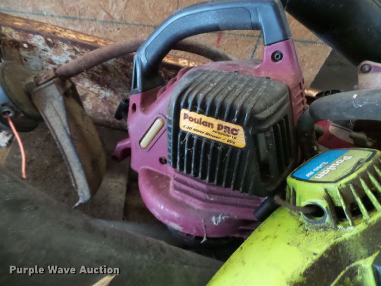 image for item DL0918 Lawn and garden equipment