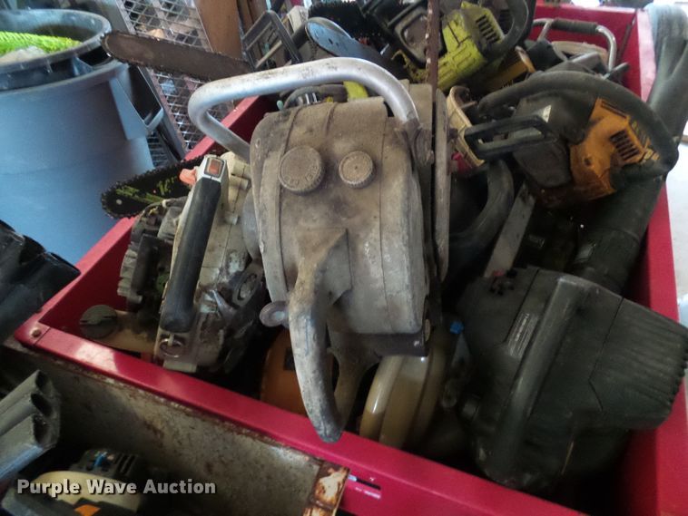 image for item DL0918 Lawn and garden equipment