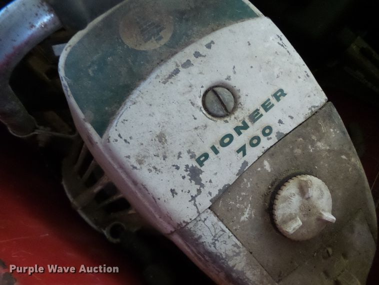 image for item DL0918 Lawn and garden equipment