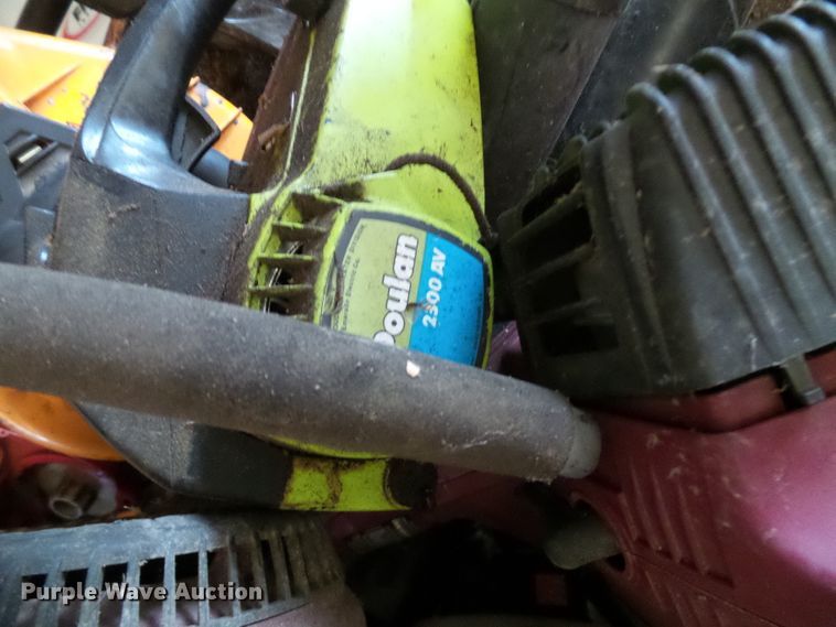 image for item DL0918 Lawn and garden equipment