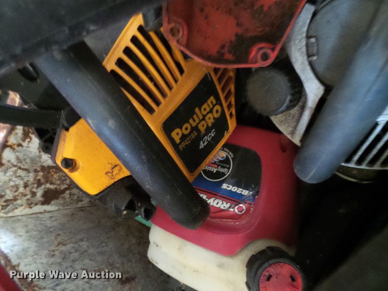 image for item DL0918 Lawn and garden equipment