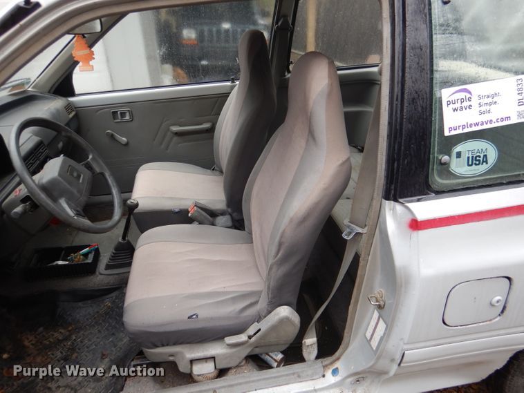 image for item DL4833 1988 Ford Festiva