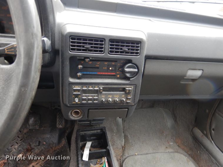 image for item DL4833 1988 Ford Festiva