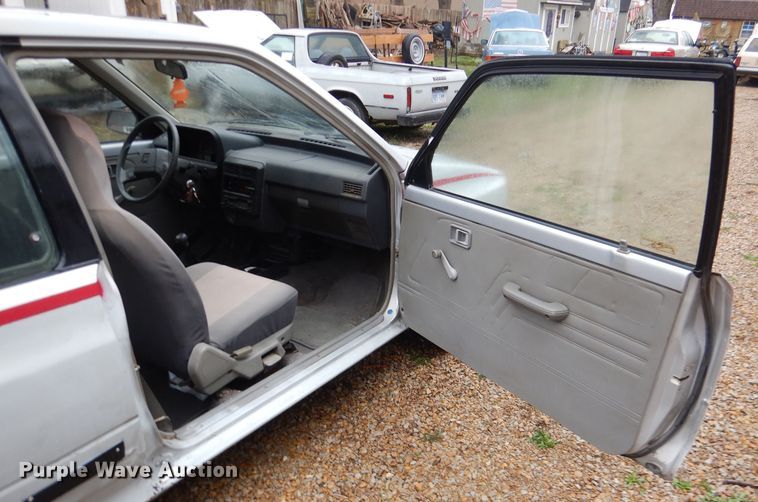 image for item DL4833 1988 Ford Festiva