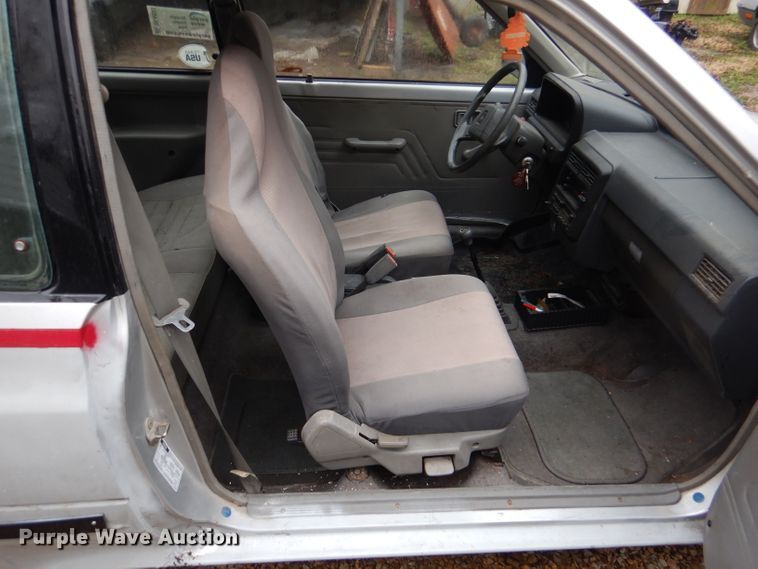 image for item DL4833 1988 Ford Festiva