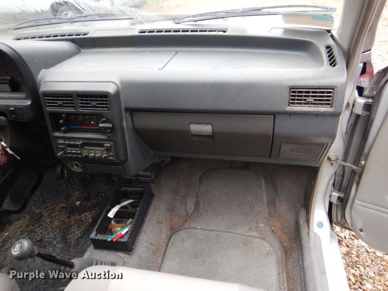 image for item DL4833 1988 Ford Festiva