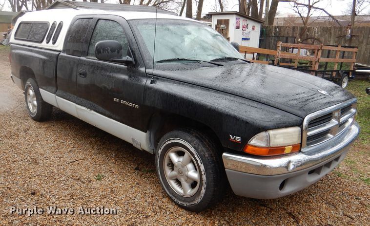 image for item DL4841 1997 Dodge Dakota  Ext. Cab pickup truck