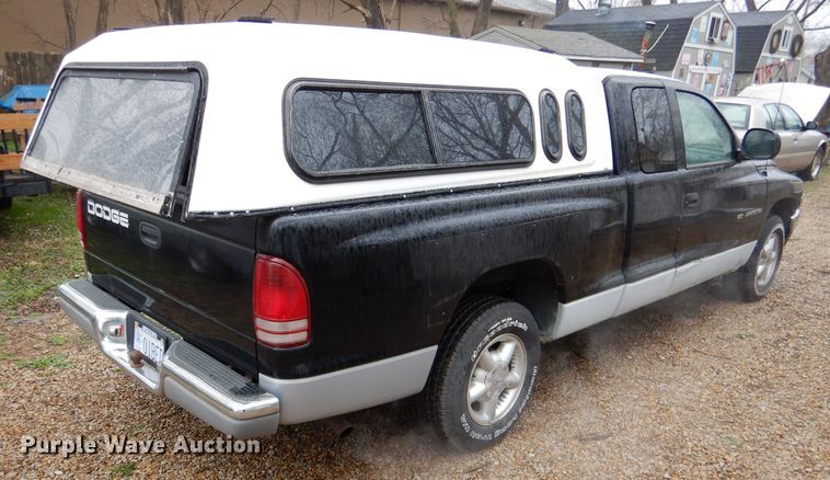 image for item DL4841 1997 Dodge Dakota  Ext. Cab pickup truck