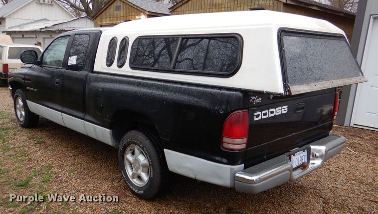 image for item DL4841 1997 Dodge Dakota  Ext. Cab pickup truck