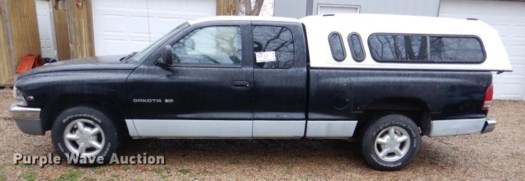 image for item DL4841 1997 Dodge Dakota  Ext. Cab pickup truck