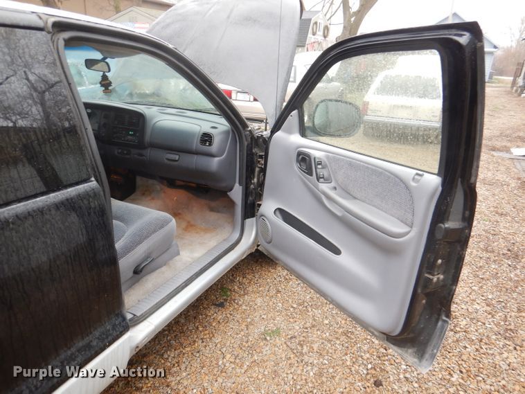 image for item DL4841 1997 Dodge Dakota  Ext. Cab pickup truck