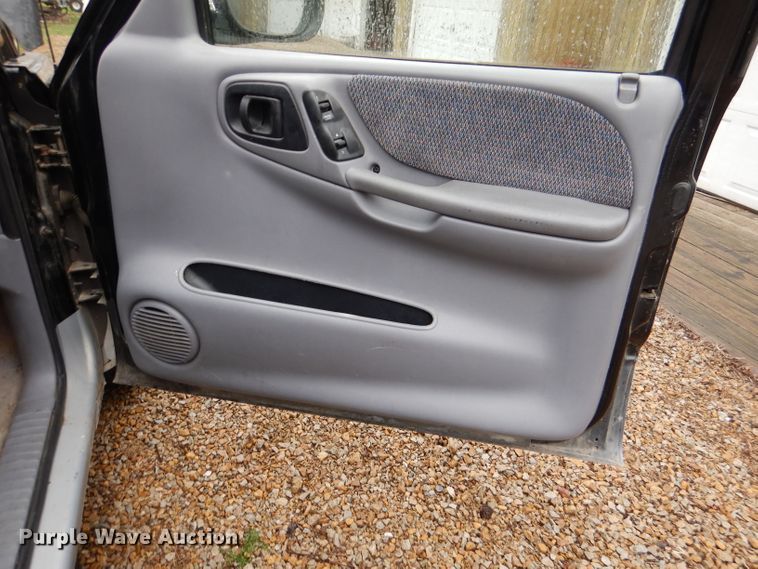 image for item DL4841 1997 Dodge Dakota  Ext. Cab pickup truck