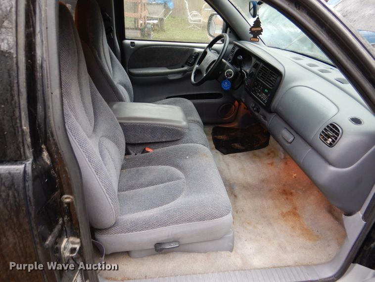 image for item DL4841 1997 Dodge Dakota  Ext. Cab pickup truck