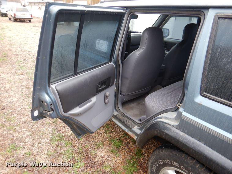 image for item DL4842 1997 Jeep Cherokee  SUV