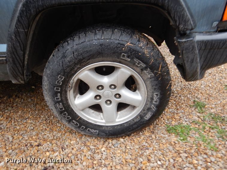 image for item DL4842 1997 Jeep Cherokee  SUV