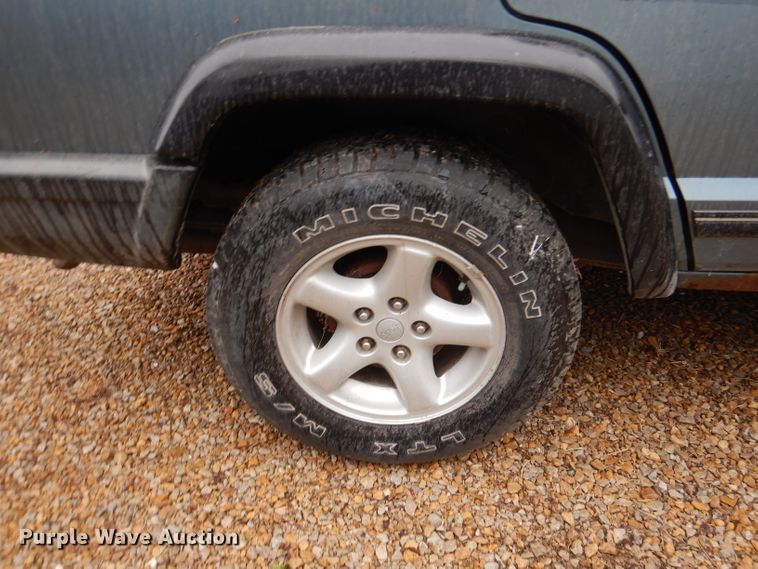 image for item DL4842 1997 Jeep Cherokee  SUV