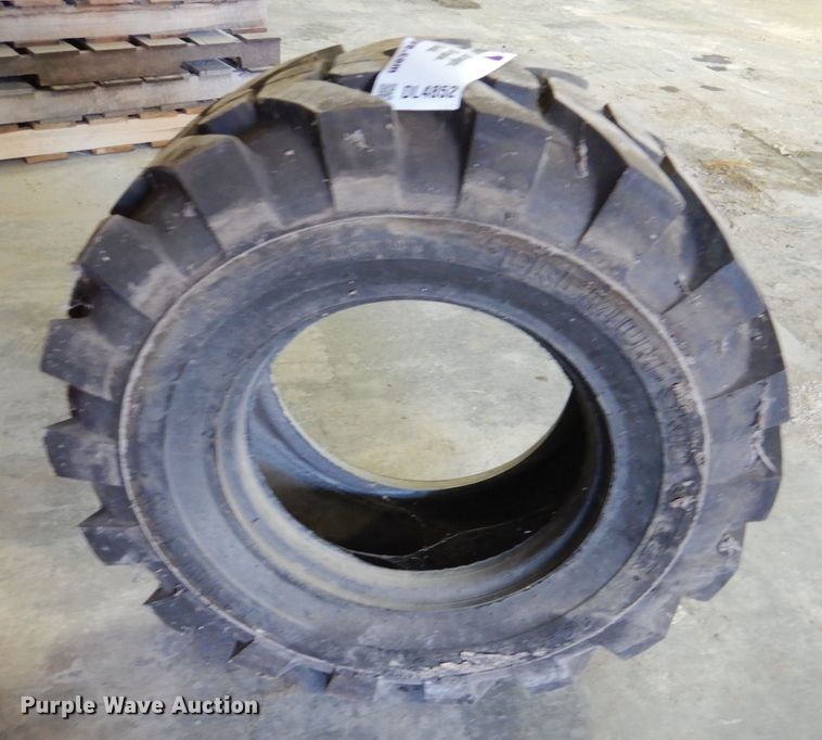 image for item DL4852 Samson 14-17.5NHS tire