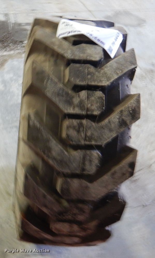 image for item DL4852 Samson 14-17.5NHS tire