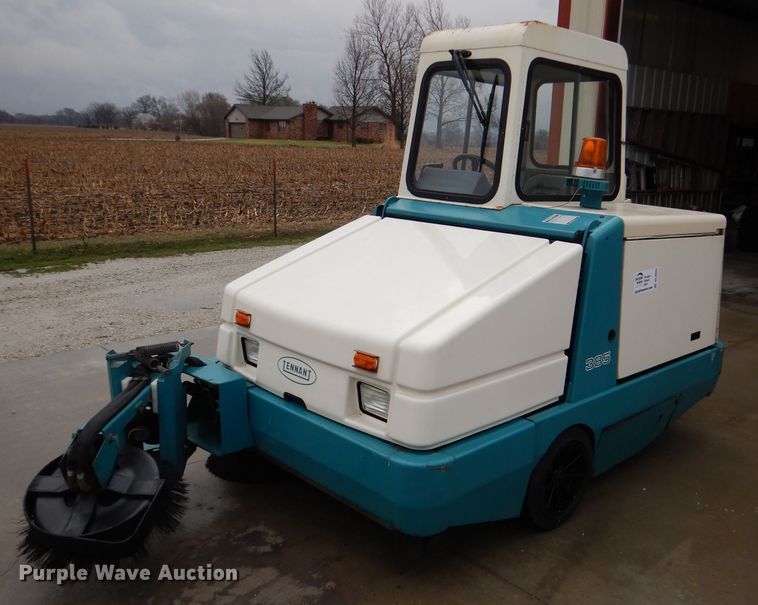 image for item DL4865 Tennant 385  sweeper