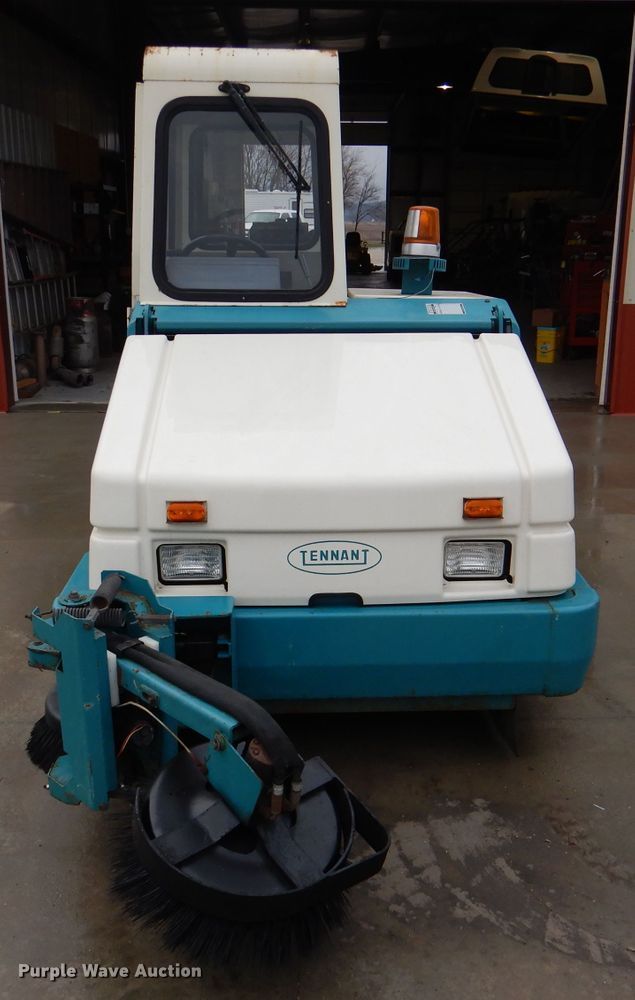 image for item DL4865 Tennant 385  sweeper