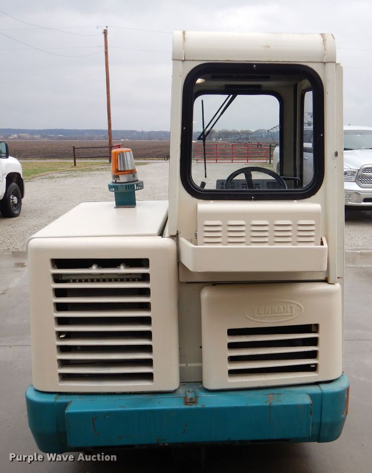 image for item DL4865 Tennant 385  sweeper