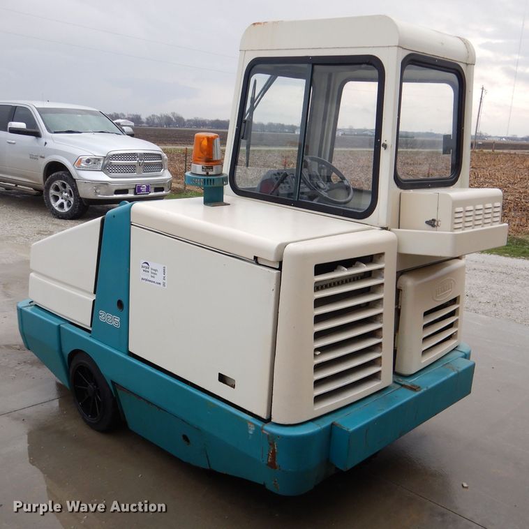 image for item DL4865 Tennant 385  sweeper