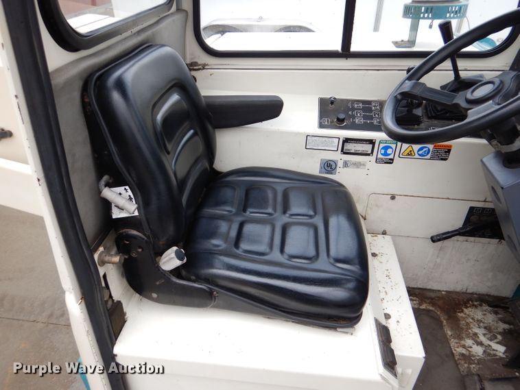 image for item DL4865 Tennant 385  sweeper