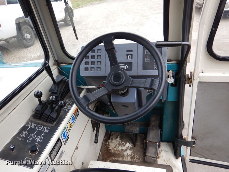 image for item DL4865 Tennant 385  sweeper