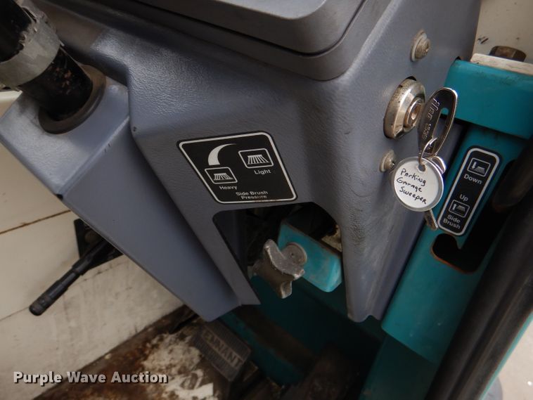 image for item DL4865 Tennant 385  sweeper