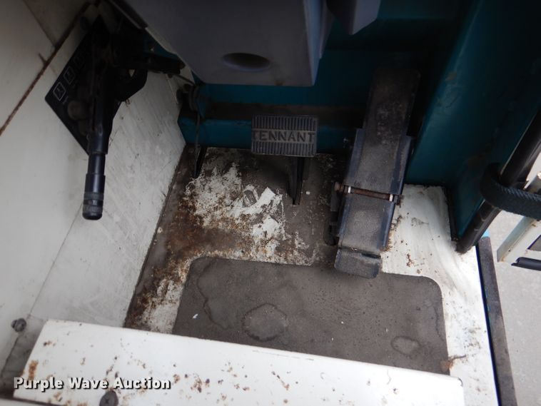 image for item DL4865 Tennant 385  sweeper