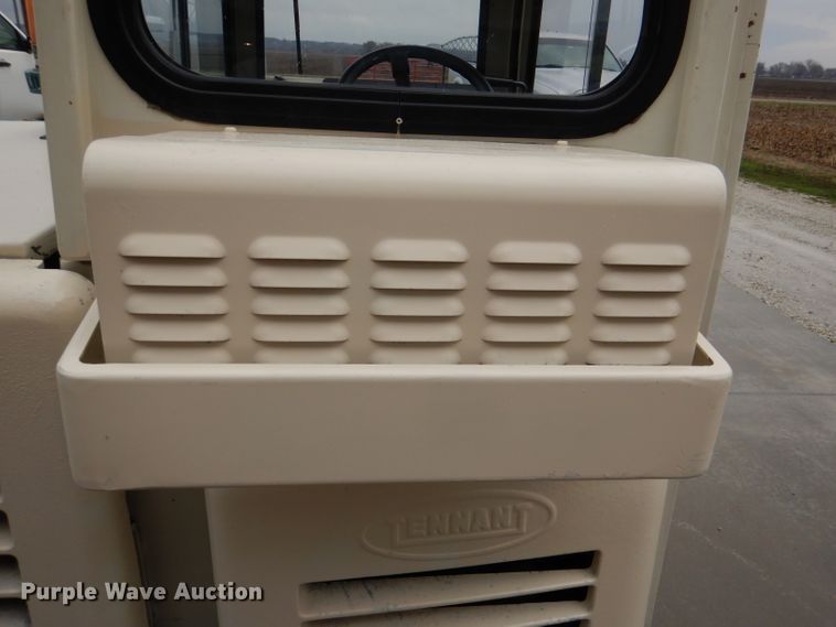 image for item DL4865 Tennant 385  sweeper