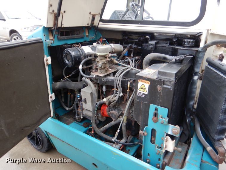 image for item DL4865 Tennant 385  sweeper