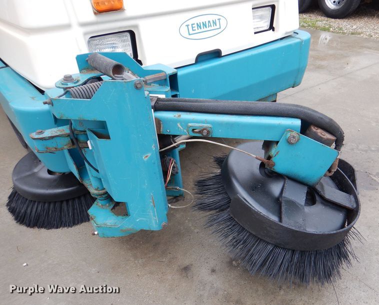 image for item DL4865 Tennant 385  sweeper
